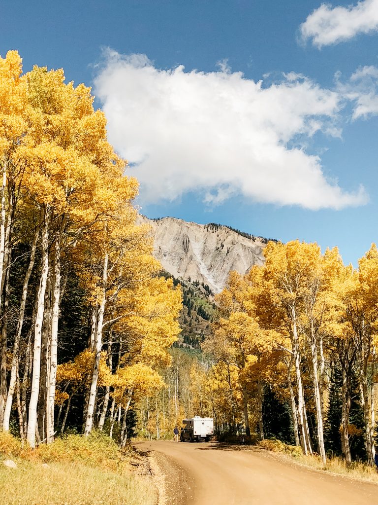 A local's guide to the most scenic drives in Colorado. Drives with amazing and unique mountain scenery including the best views in Colorado. #travel #colorado #inspiration