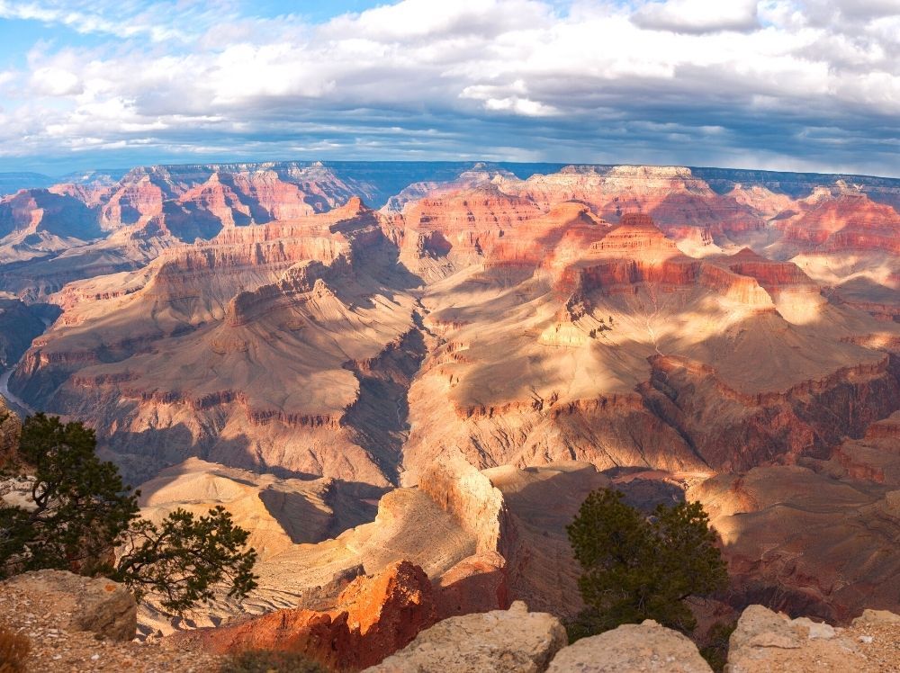 An aerial view of many Grand Canyon attractions.