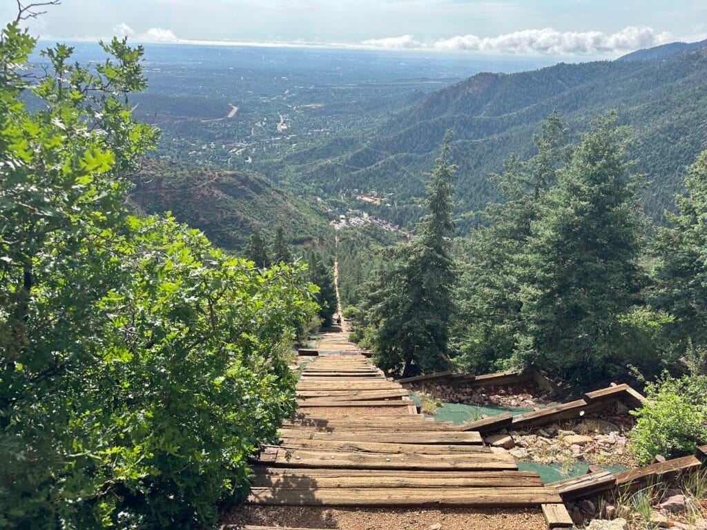 a large staircaise up a hillside called the manitou incline